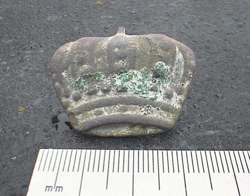 022_Couronne_decouverte_sur_le_champ_de_bataille_de_Waterloo.jpg